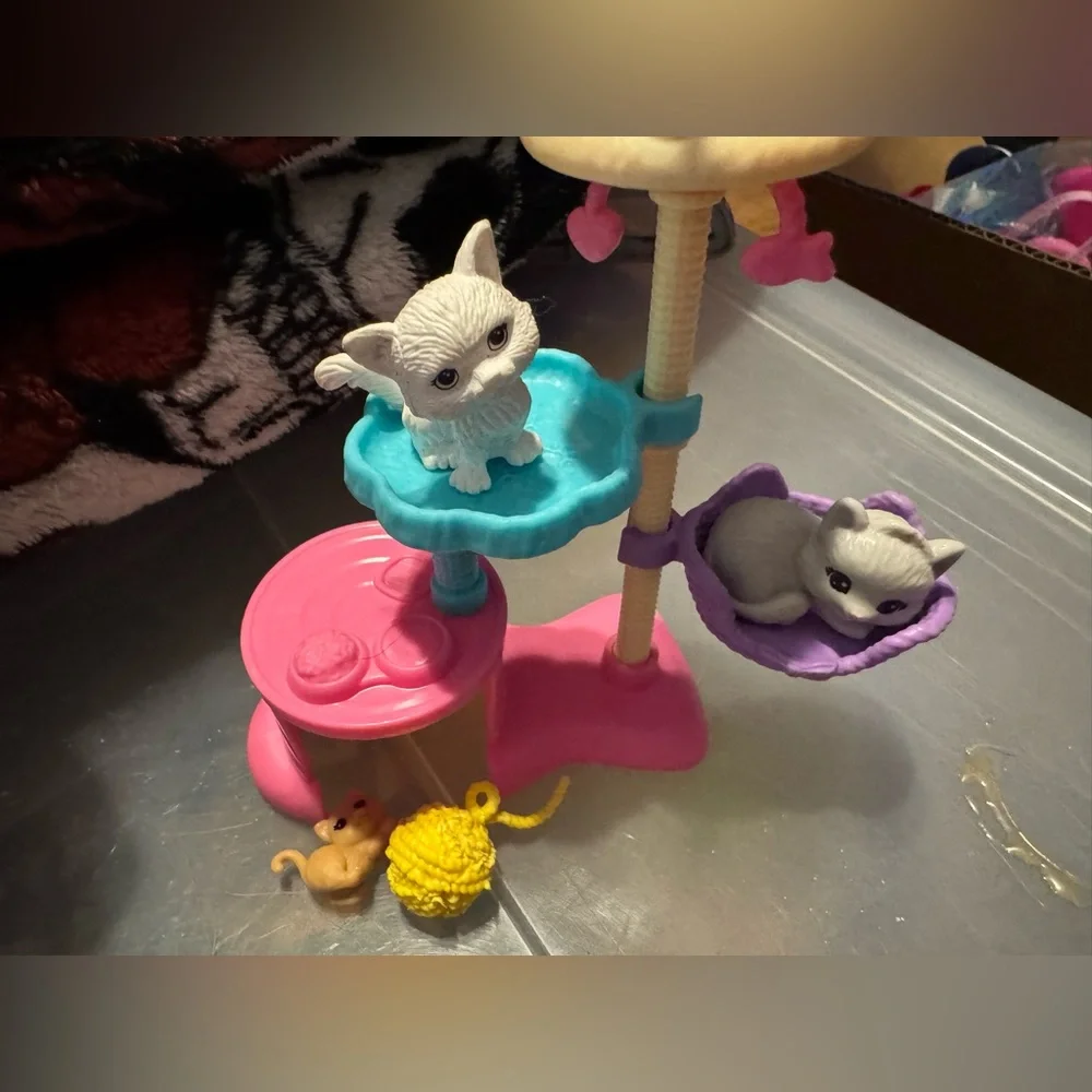 Barbie kitten condo playset W/ doll